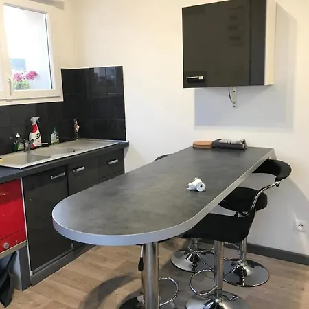 Avenue De La Gare Bed & Breakfast Riscle