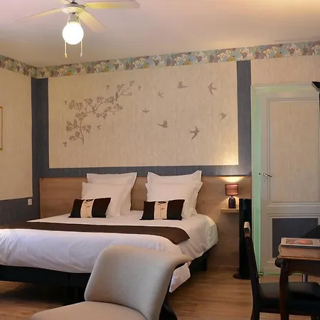 Avenue De La Gare Bed & Breakfast Riscle