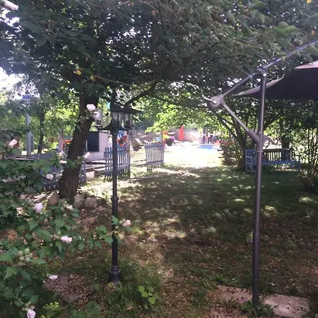 Avenue De La Gare Bed & Breakfast *