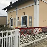 Avenue De La Gare Bed & Breakfast