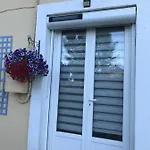 Avenue De La Gare Bed & Breakfast 4*