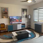 Avenue De La Gare Bed & Breakfast
