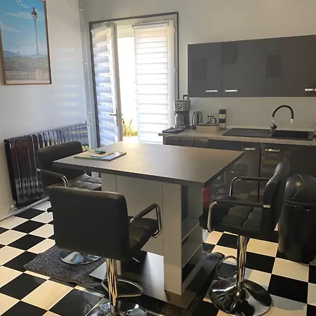 Bed and breakfast Avenue De La Gare 3*