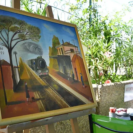 Avenue De La Gare Bed and breakfast