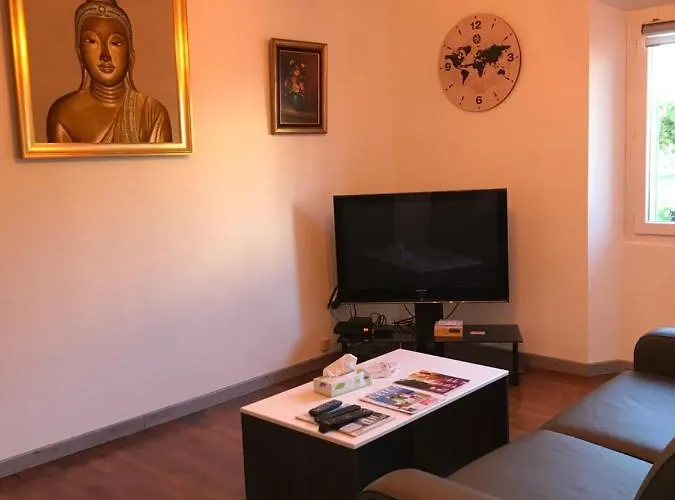 Avenue De La Gare Bed & Breakfast