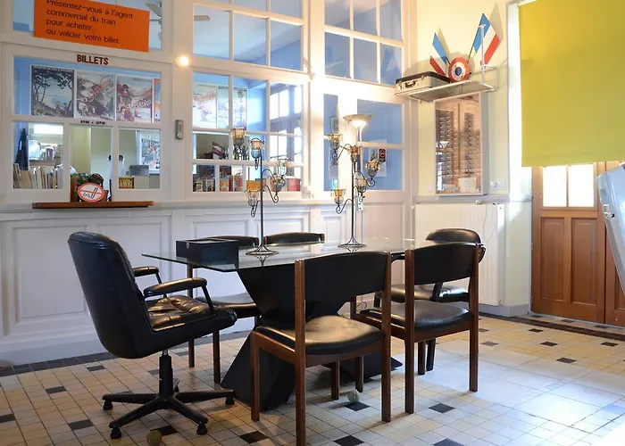 Avenue De La Gare Bed & Breakfast Riscle